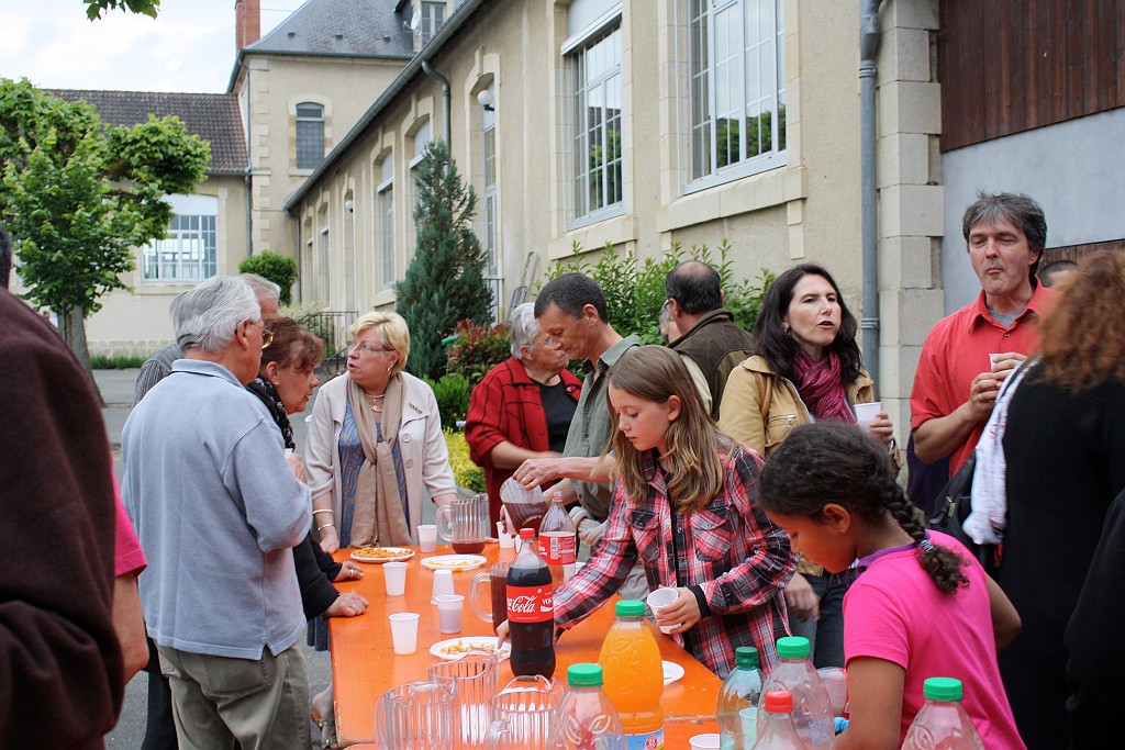 21 Waldescher Schueler in Lucenay (Juni2013)